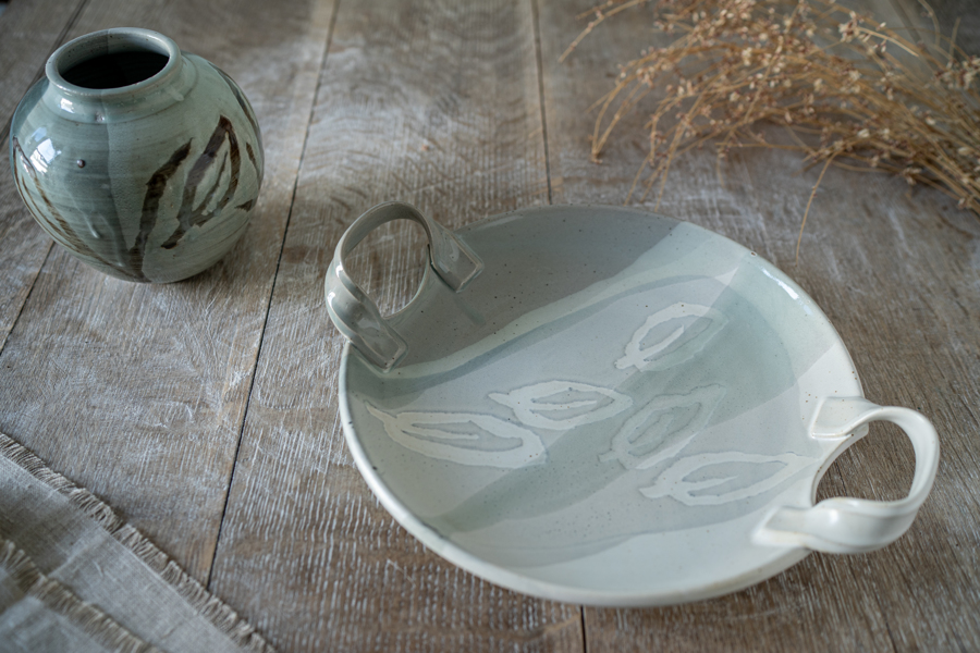 Shallow Bowl with Handles leaf design